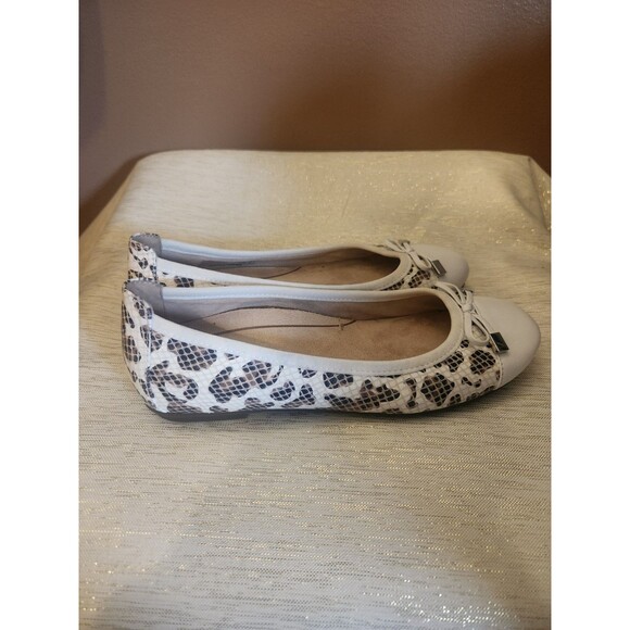Vionic Orthaheel Minna Leopard Snake Print White Leather Ballet Flats Size 6 - Picture 4 of 6